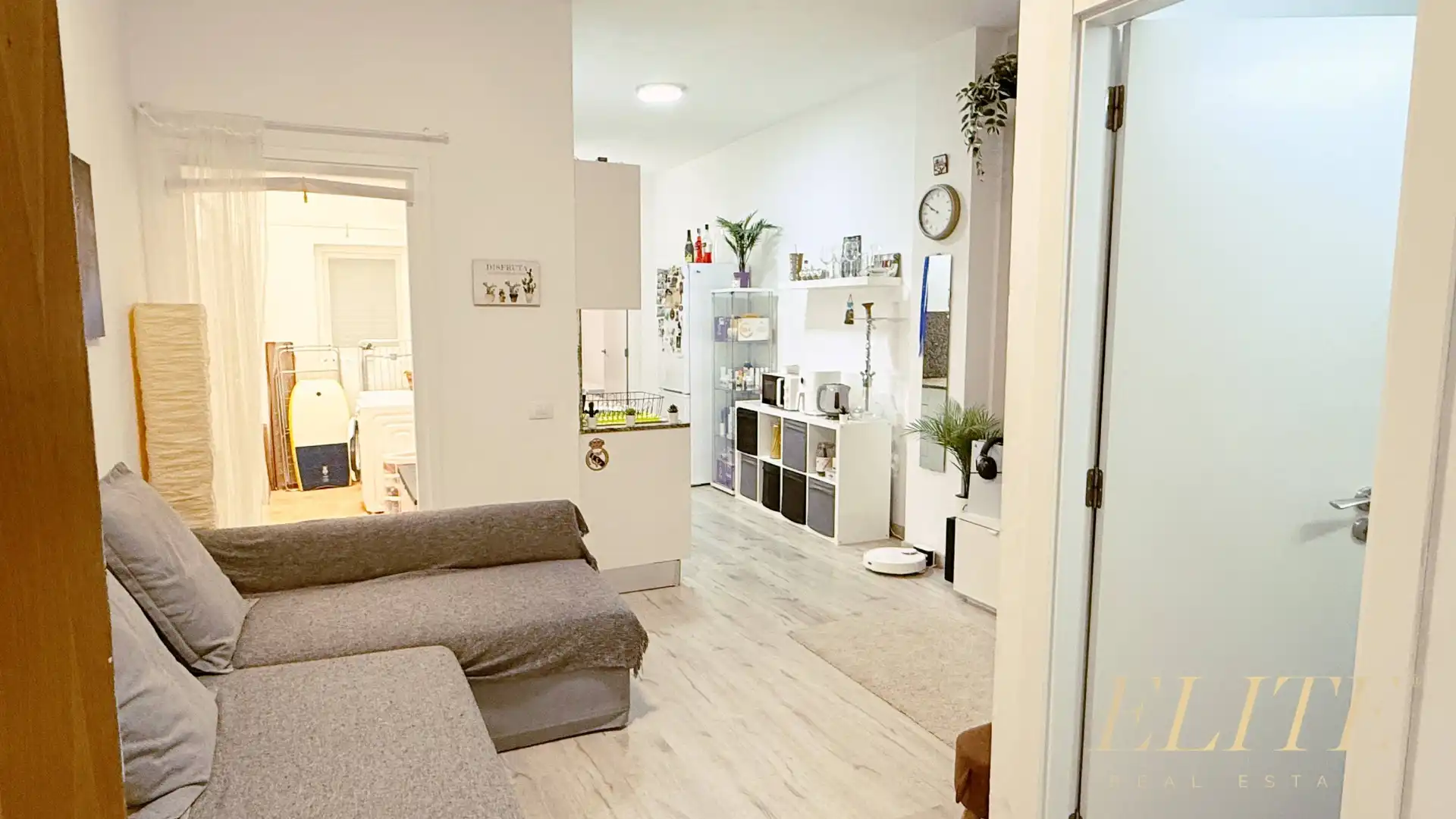 Sala de estar de Piso en venta en San Bartolomé de Tirajana con Aire acondicionado, Calefacción y Amueblado