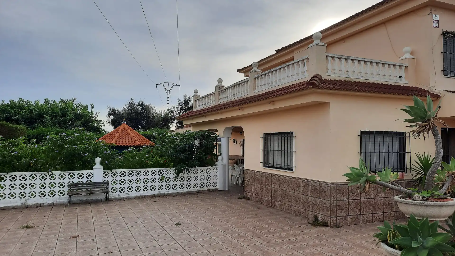 Vista exterior de Casa o xalet en venda en Vinaròs amb Calefacció, Jardí privat i Terrassa