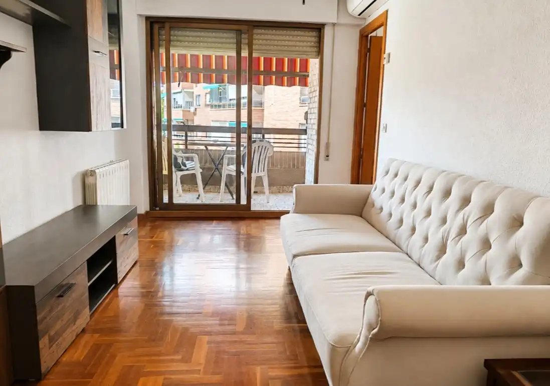 Wohnzimmer von Wohnungen zur Miete in Madrid mit Klimaanlage, Heizung und Parkett