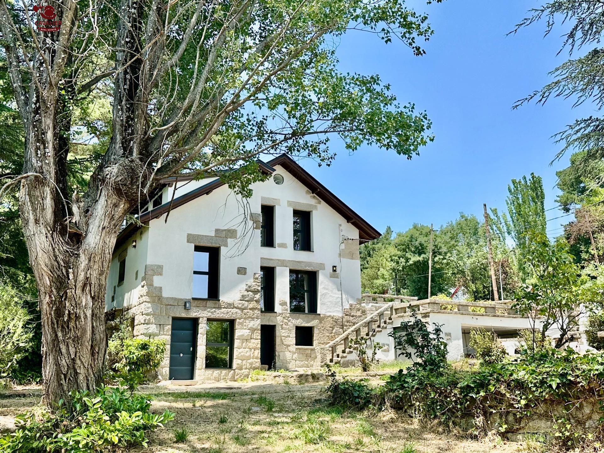 Vista exterior de Casa o xalet en venda en Cercedilla amb Aire condicionat, Calefacció i Jardí privat