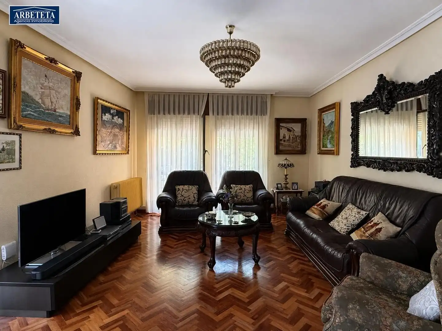 Sala d'estar de Pis en venda en Guadalajara amb Calefacció i Parquet