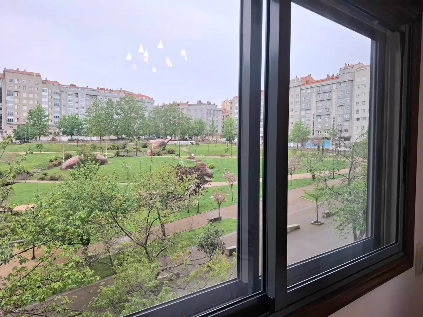 Jardí de Pis en venda en Vigo  amb Calefacció, Traster i Balcó