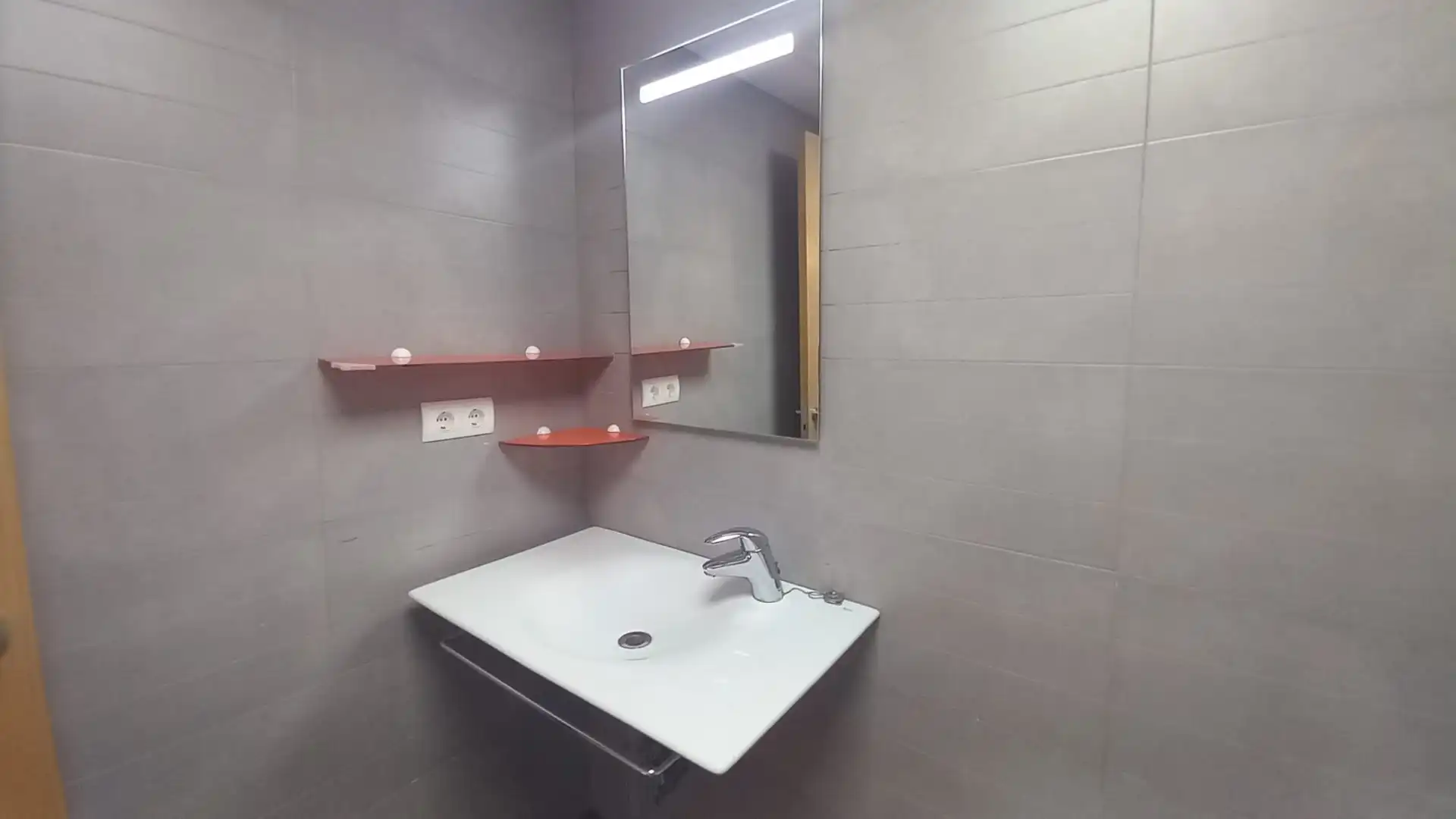 Baño de Piso de alquiler en Lleida con Calefacción, Amueblado y Balcón