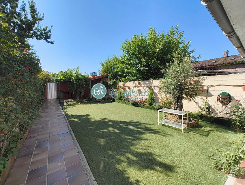 Jardí de Casa o xalet en venda en Segovia Capital amb Aire condicionat, Calefacció i Terrassa
