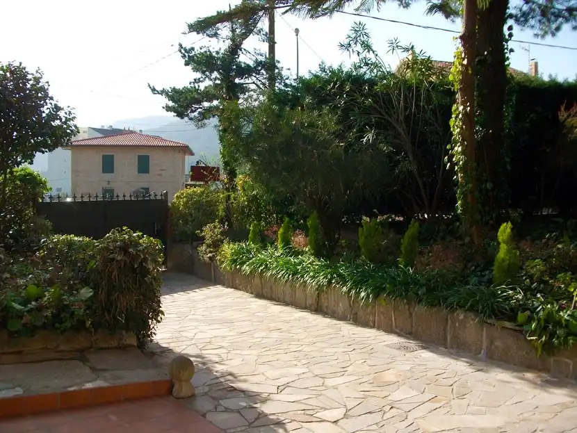 Jardí de Edifici en venda en Outes