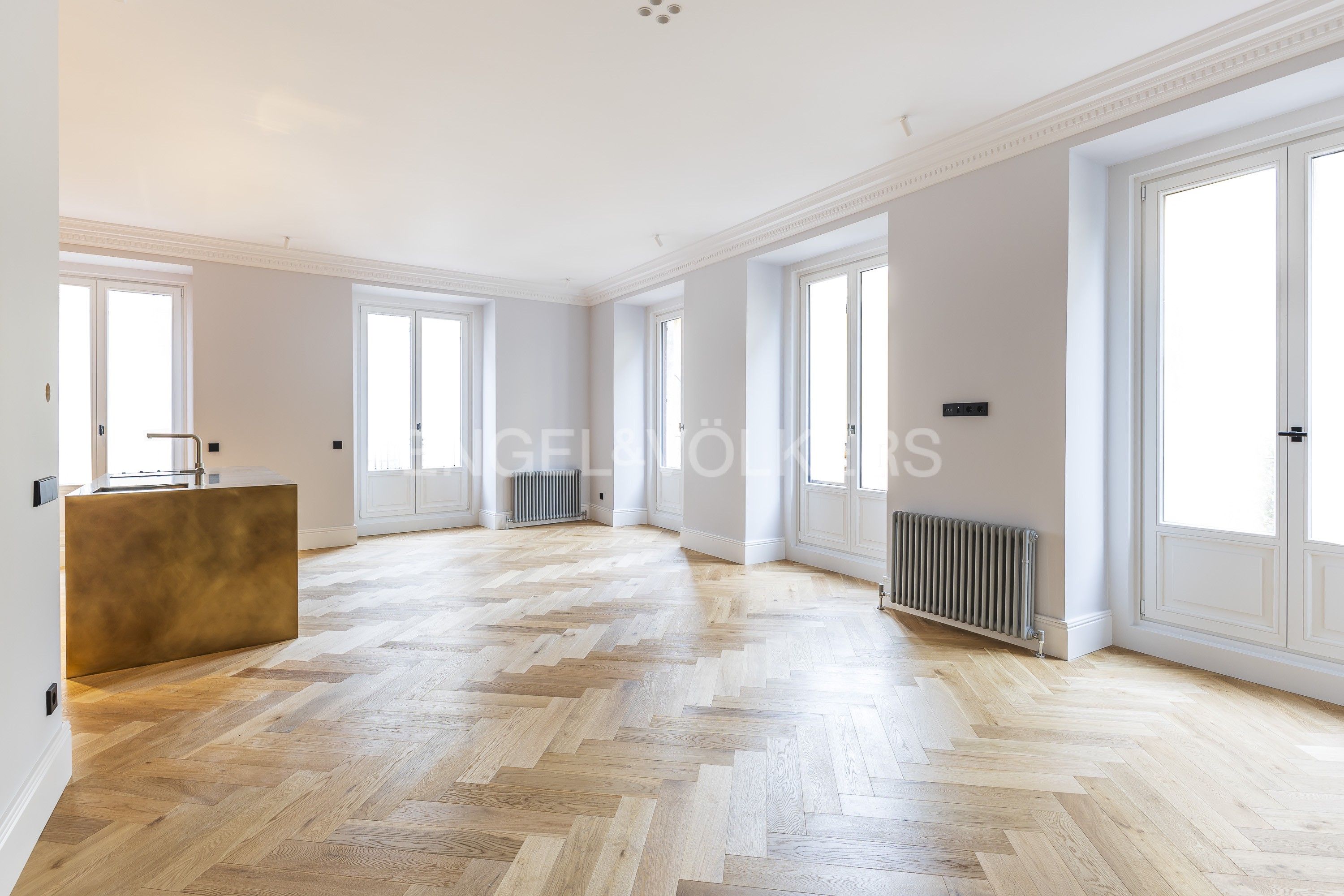 Living room of Apartment for sale in  Madrid Capital  with Air Conditioner, Heating and Storage room