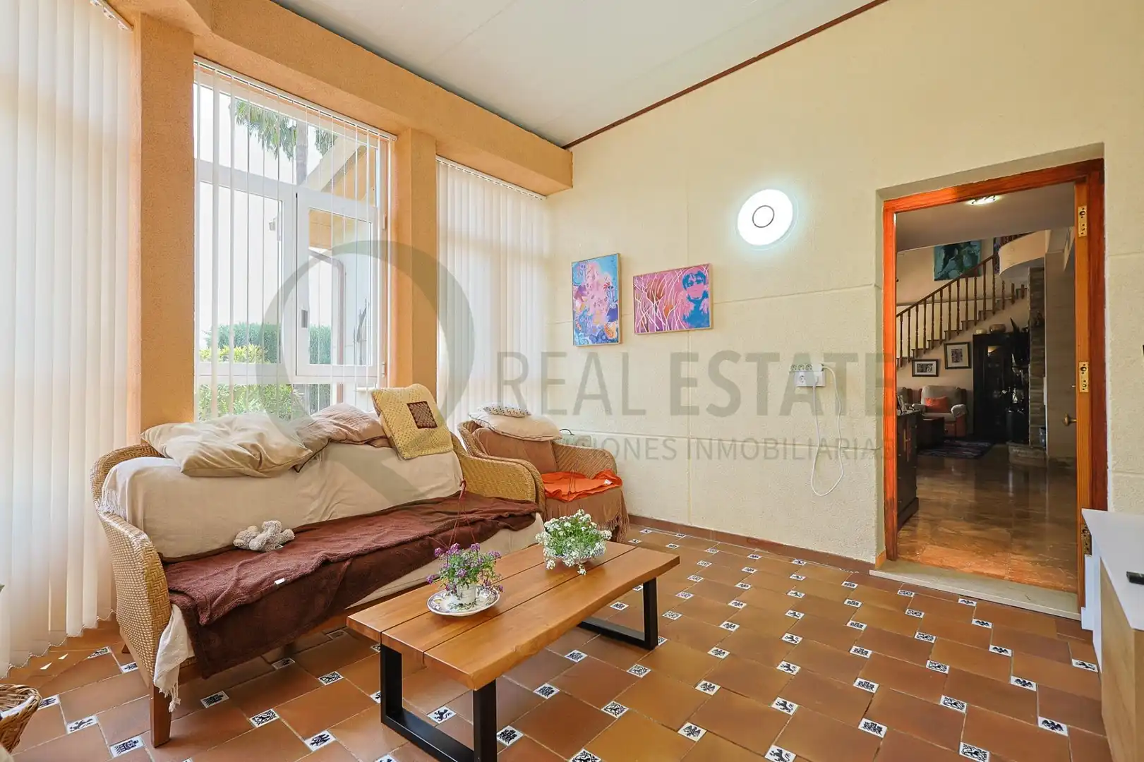 Sala d'estar de Casa o xalet en venda en Alicante / Alacant amb Aire condicionat, Calefacció i Jardí privat
