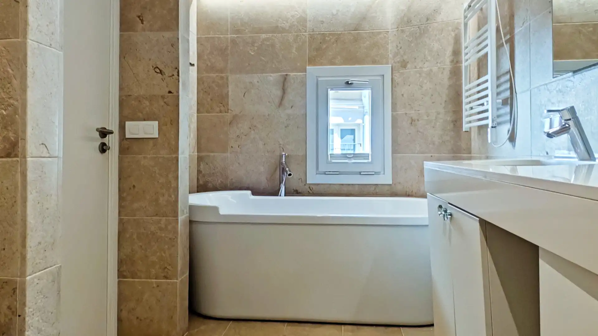 Badezimmer von Dachboden zur Miete in  Palma de Mallorca mit Klimaanlage, Heizung und Parkett