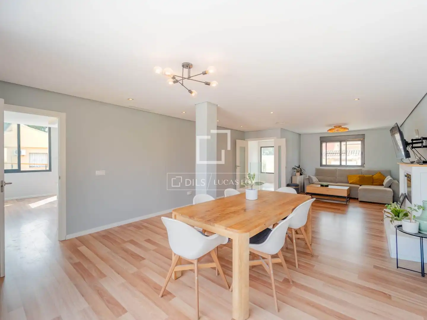 Comedor de Casa o chalet en venta en L'Eliana con Aire acondicionado, Calefacción y Jardín privado