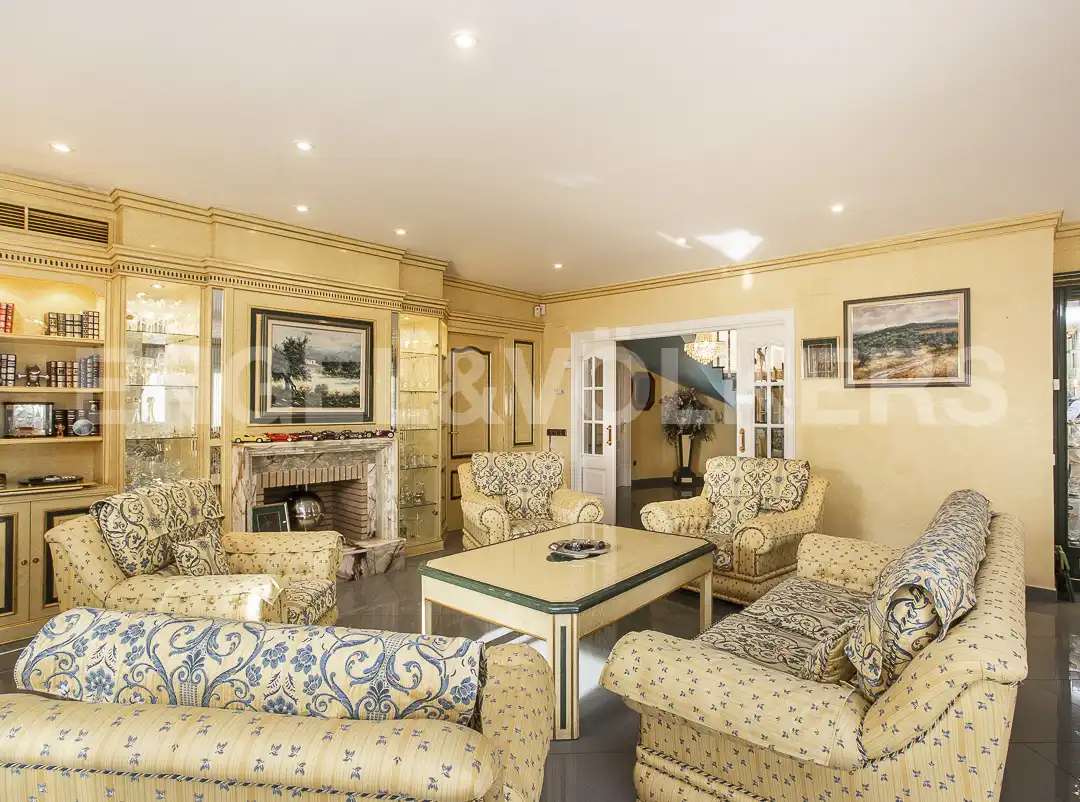 Sala d'estar de Casa o xalet en venda en Premià de Dalt amb Aire condicionat, Calefacció i Jardí privat