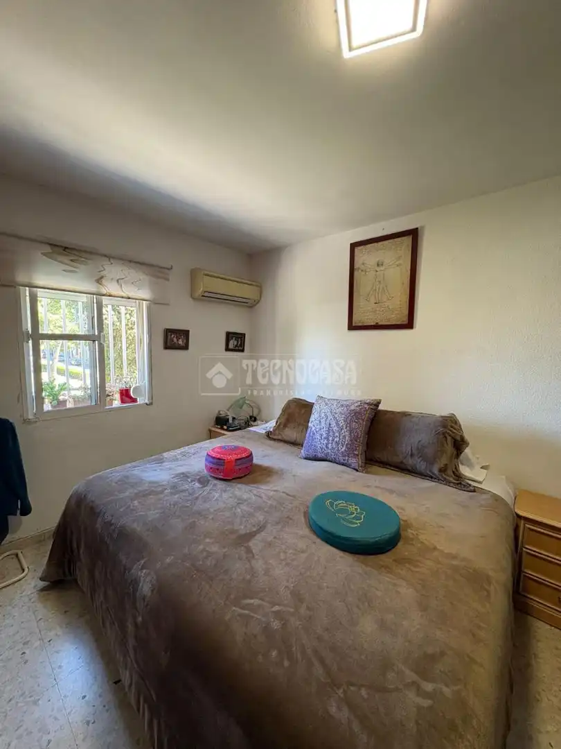 Schlafzimmer von Wohnung zum Verkauf in La Rinconada mit Klimaanlage und Heizung