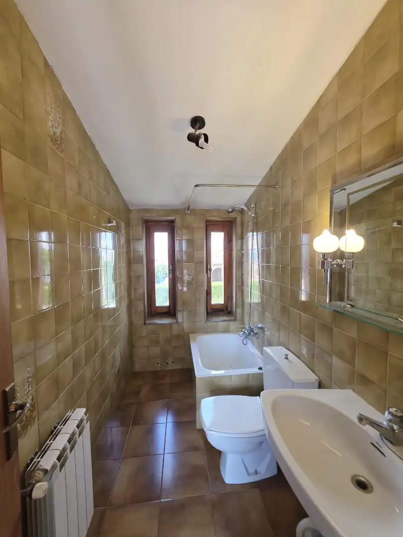 Baño de Casa o chalet en venta en Sant Cugat Sesgarrigues con Calefacción, Terraza y Amueblado