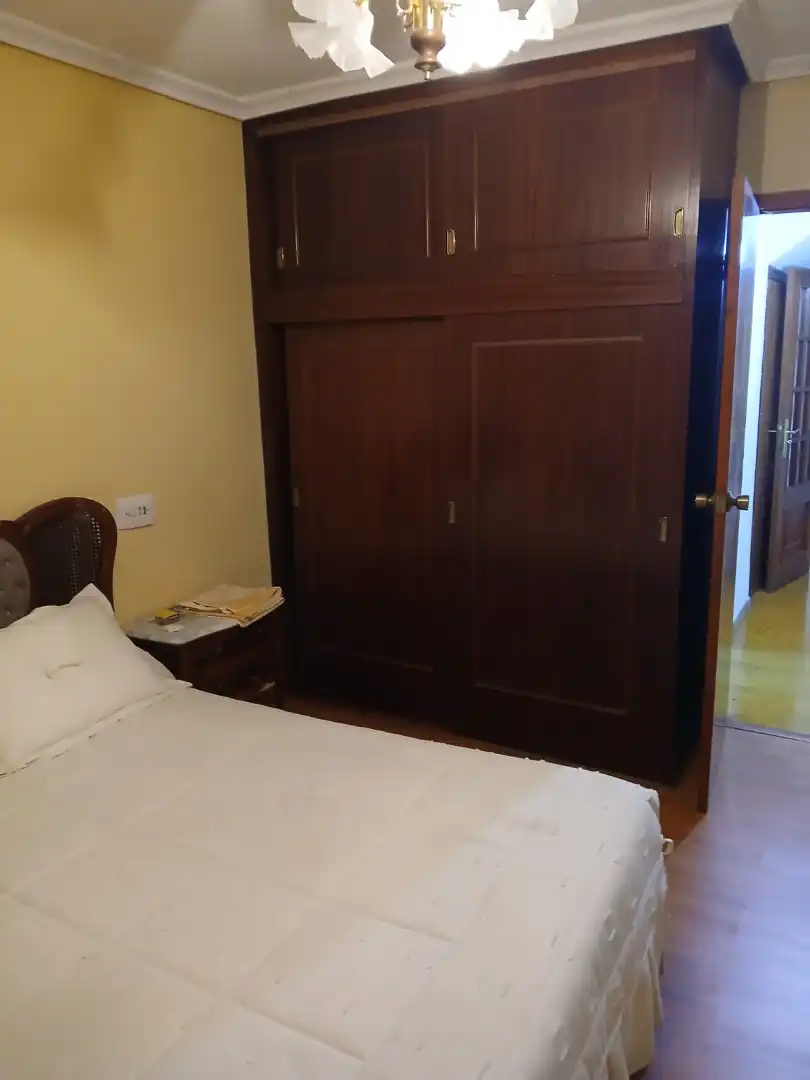 Habitación de Finca rústica en venta en Avión con Calefacción, Parquet y Terraza