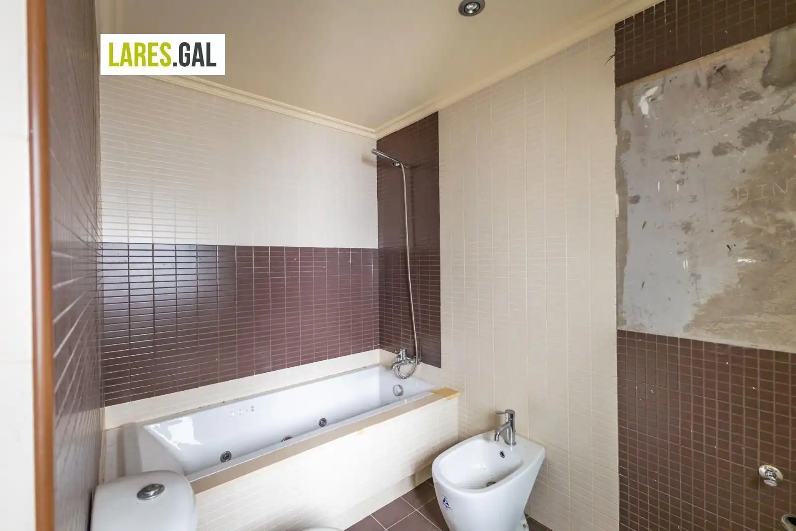 Bathroom of Attic for sale in Cangas   with Terrace