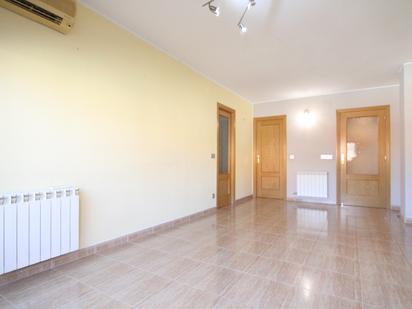 Flat for sale in Olesa de Montserrat  with Air Conditioner and Balcony