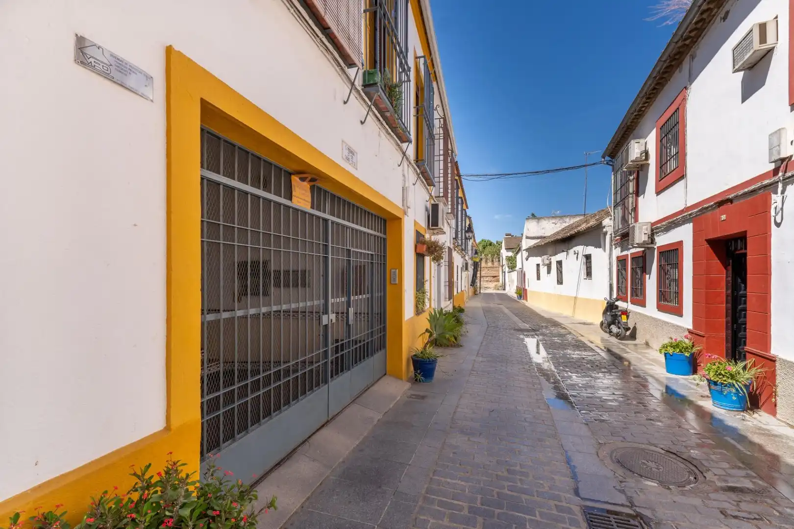 Exterior view of Detached homes for sale in Córdoba  with Air Conditioner, Heating and Storage room