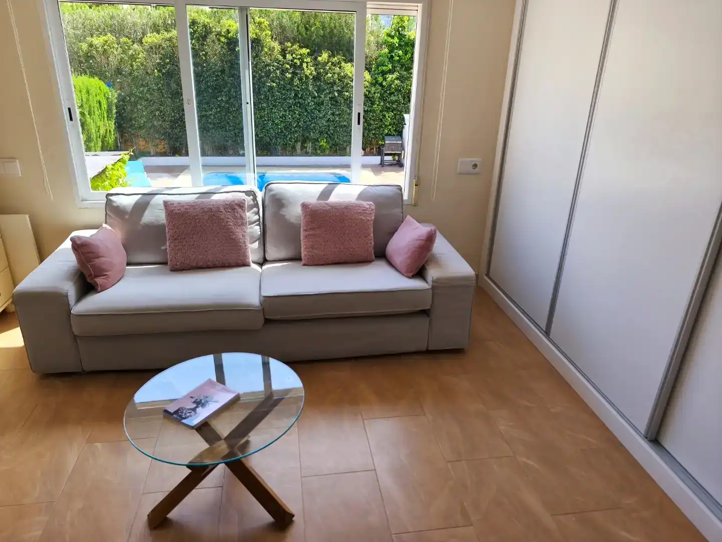 Sala d'estar de Casa o xalet en venda en L'Alfàs del Pi amb Aire condicionat, Terrassa i Piscina