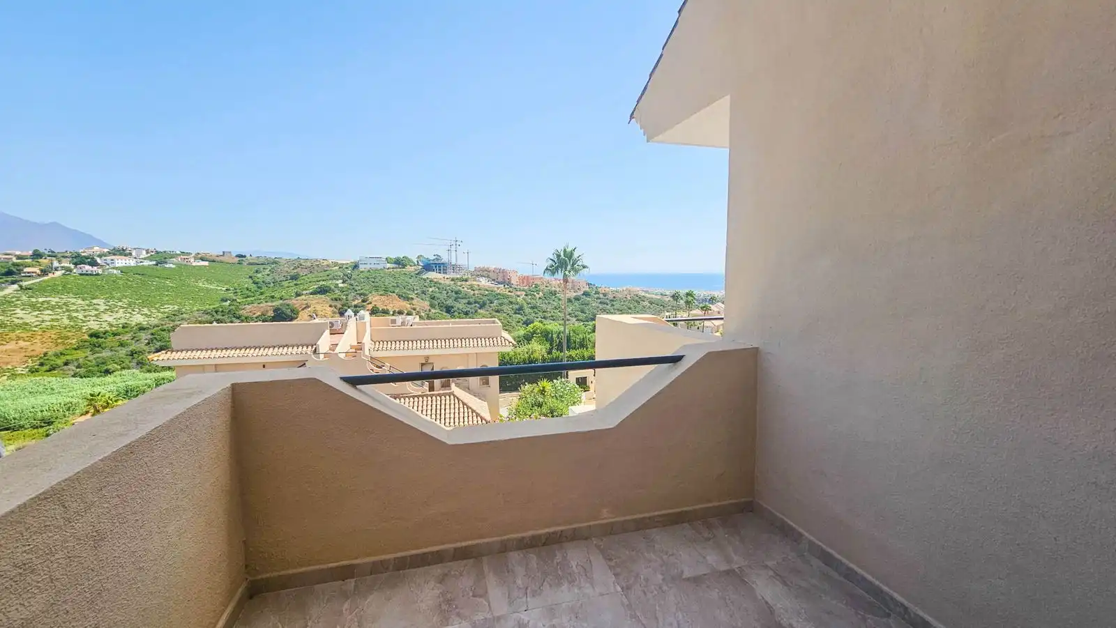 Habitación de Casa adosada en venta en Manilva con Aire acondicionado, Piscina y Amueblado