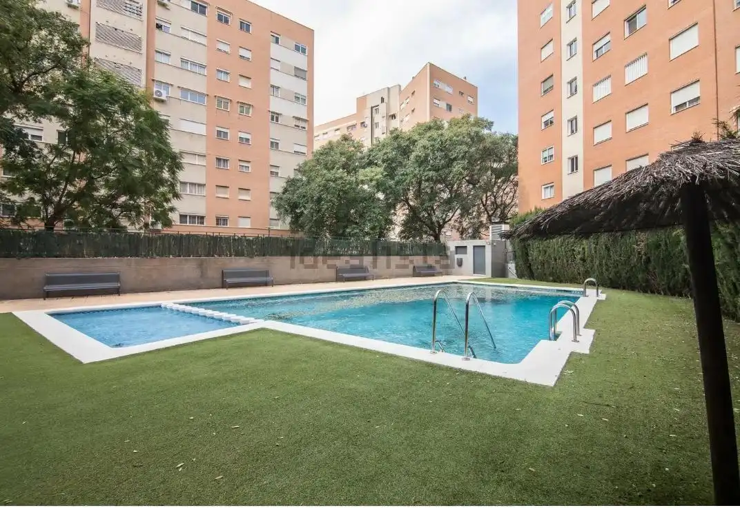 Swimming pool of Flat for sale in Alicante / Alacant  with Air Conditioner, Heating and Storage room