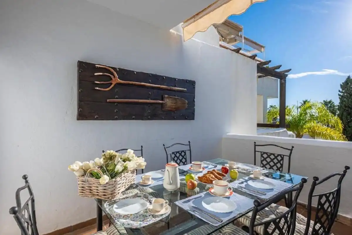 Terrasse von Wohnung zum Verkauf in Marbella mit Klimaanlage, Heizung und Schwimmbad