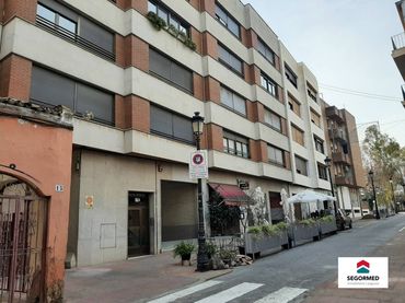Local commercial à louer à Calle Obispo Canubio 17
