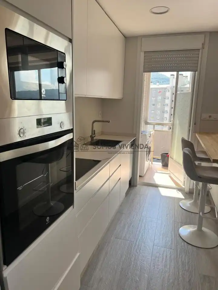 Cuina de Apartament en venda en Ourense Capital  amb Calefacció