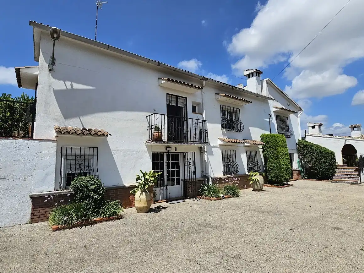 Casa rústica amb piscina en venda a Canals