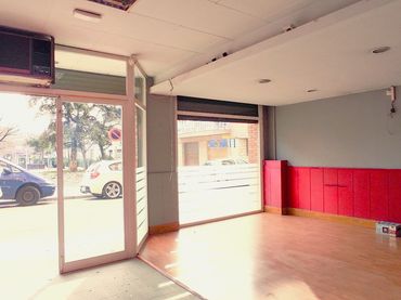 Local comercial en venda a Carrer de Montmaneu 5