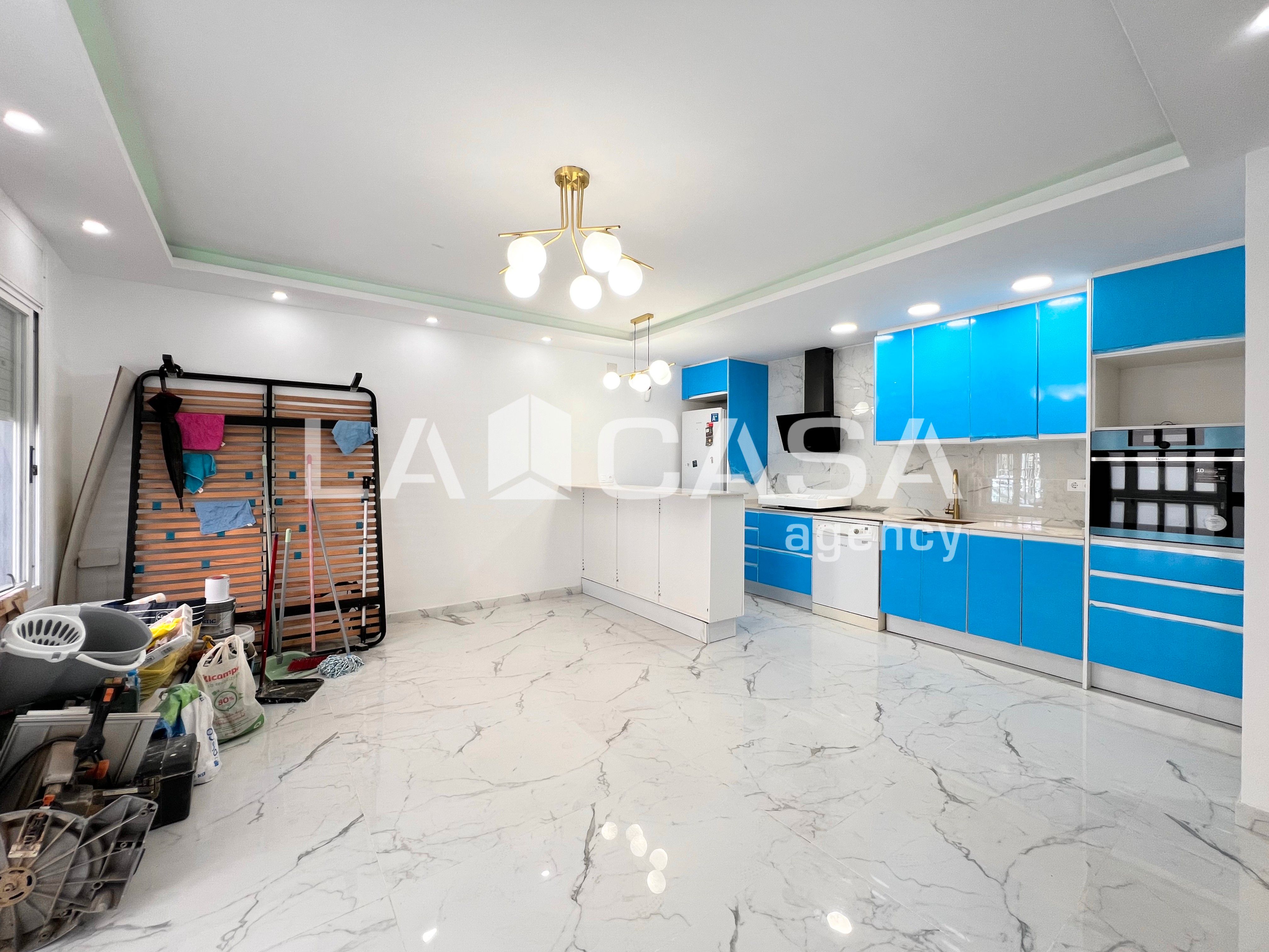 Kitchen of Single-family semi-detached for sale in Badalona  with Heating, Terrace and Storage room