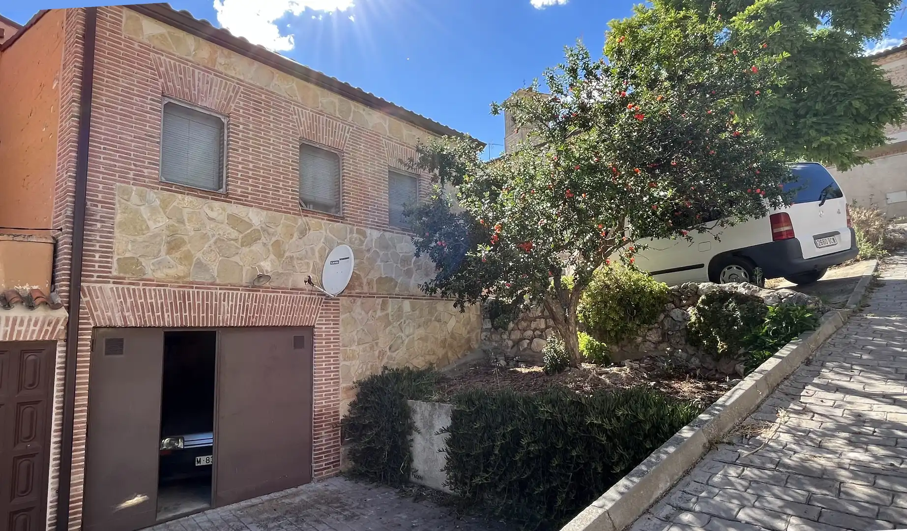 Detached homes for sale in Hita