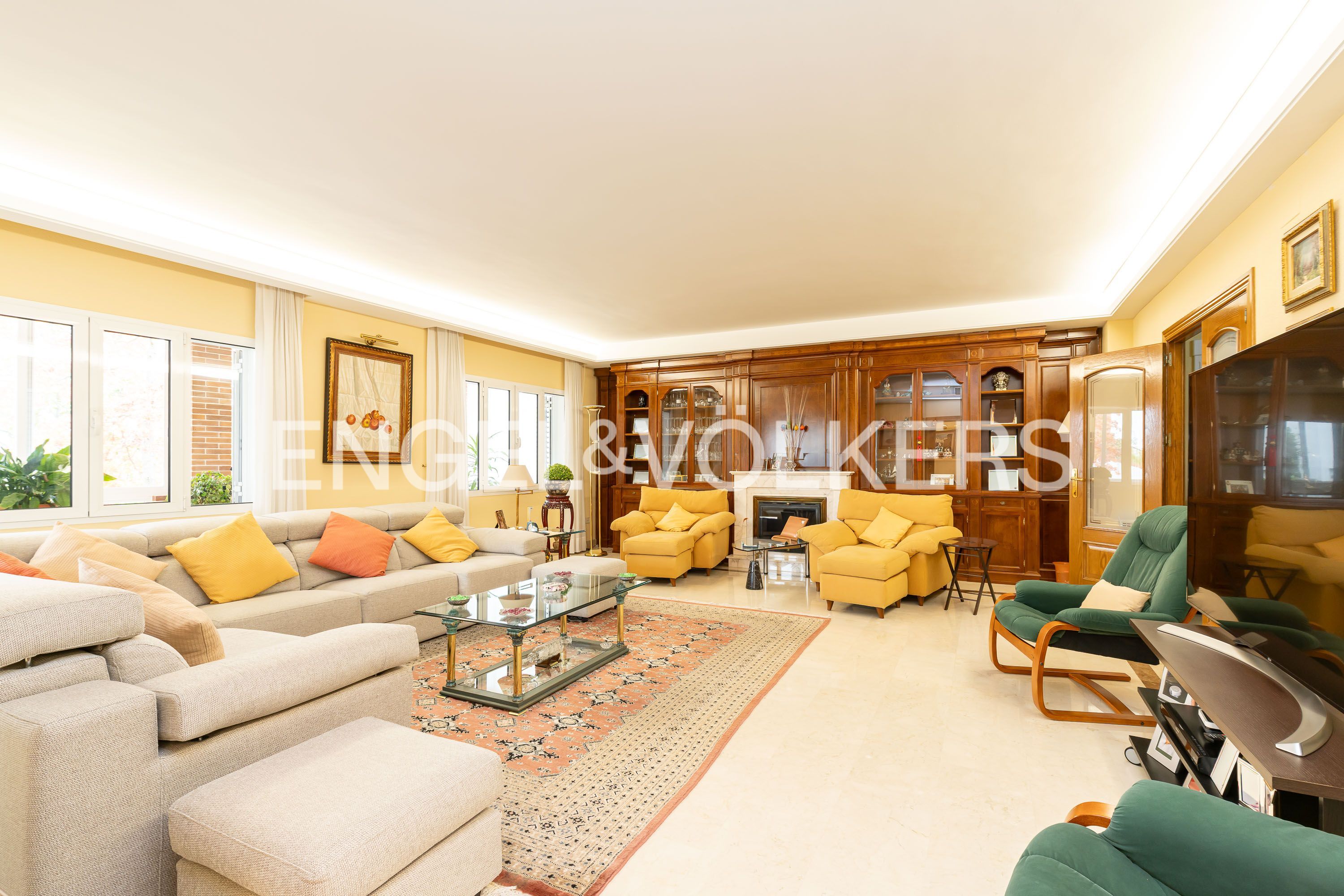 Sala d'estar de Casa o xalet en venda en Torrelodones amb Aire condicionat, Calefacció i Jardí privat