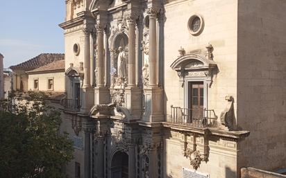 Vista exterior de Pis en venda en  Granada Capital amb Calefacció, Terrassa i Moblat