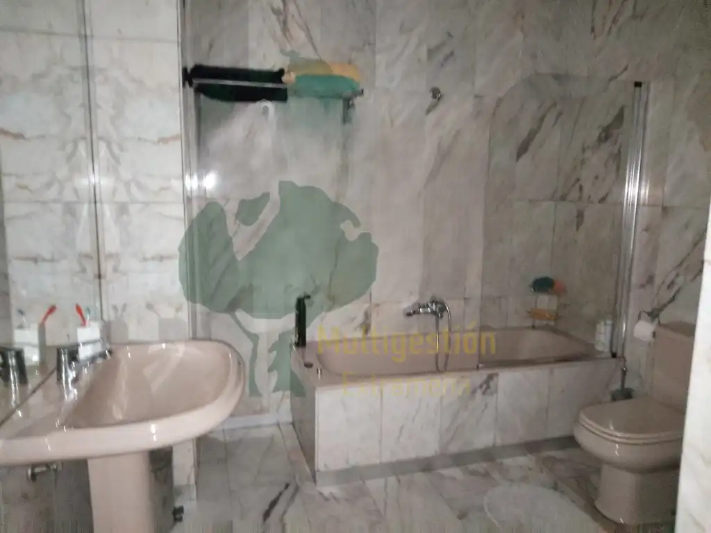 Bany de Dúplex en venda en Cáceres