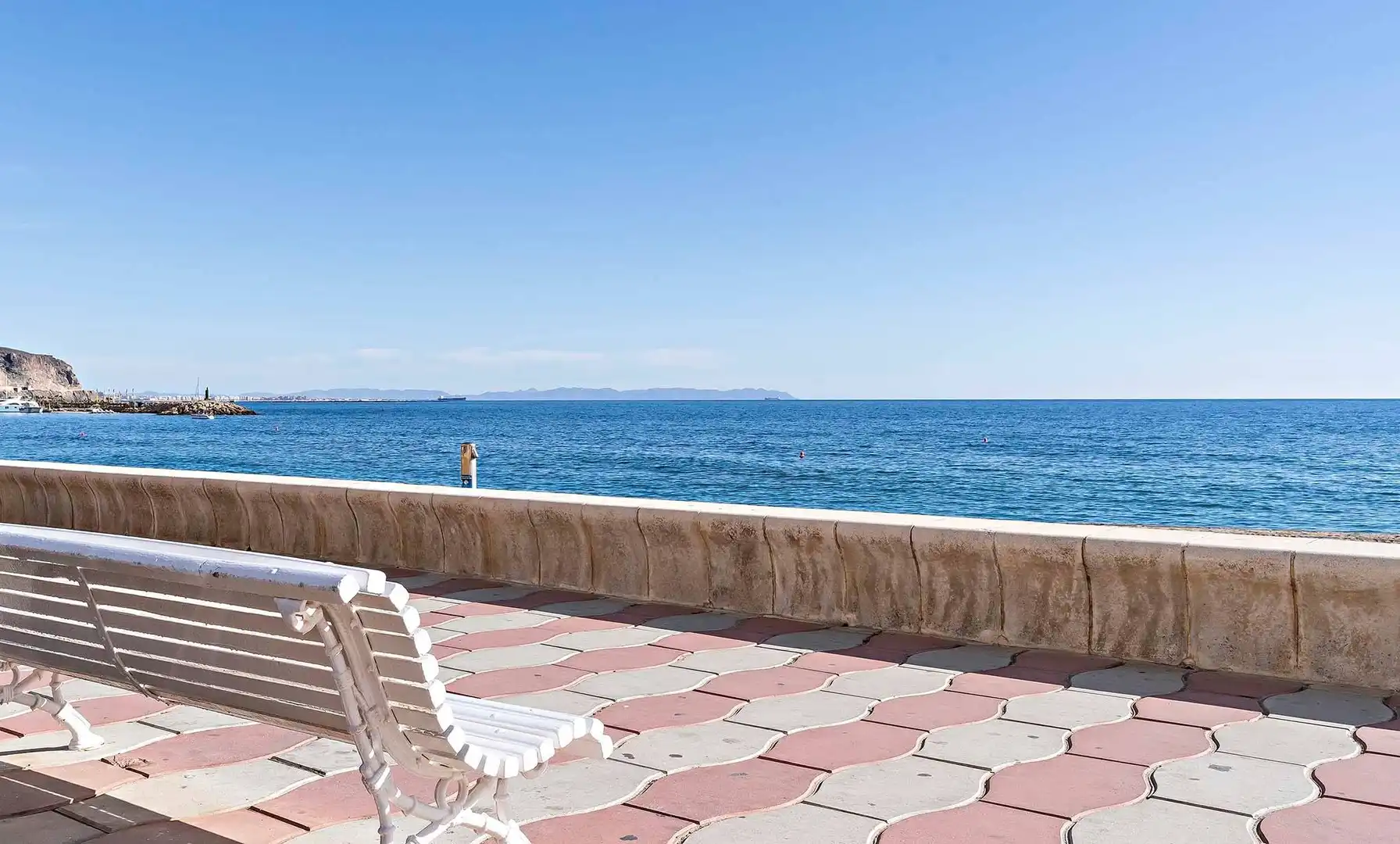 Terrasse von Erdgeschoss zum Verkauf in Roquetas de Mar mit Terrasse