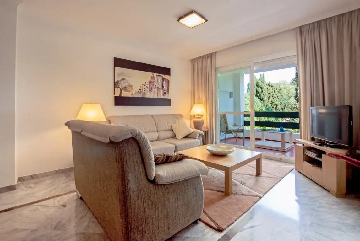 Habitación de Apartamento en venta en Marbella con Aire acondicionado, Terraza y Piscina