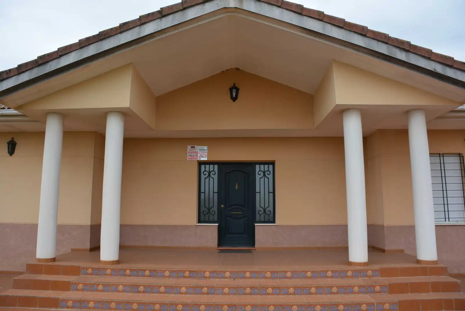 Vista exterior de Casa o xalet en venda en Medellín amb Aire condicionat, Calefacció i Jardí privat