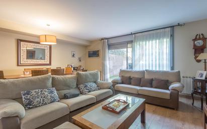 Living room of Single-family semi-detached for sale in Sant Quirze del Vallès  with Air Conditioner, Heating and Private garden