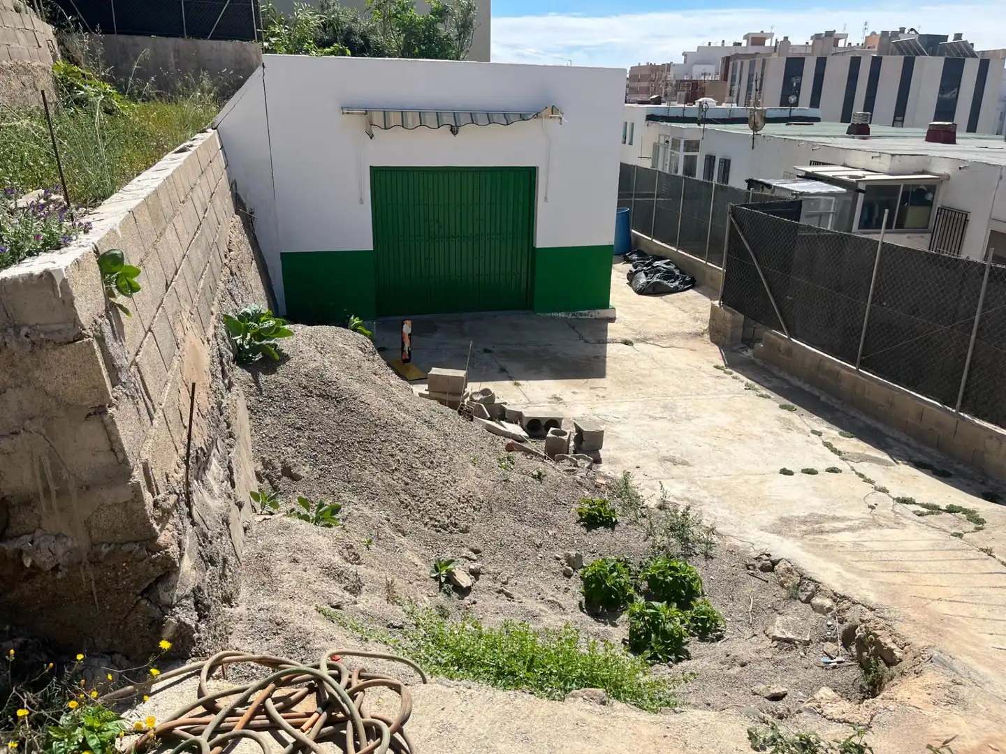 Garage for sale in Adra