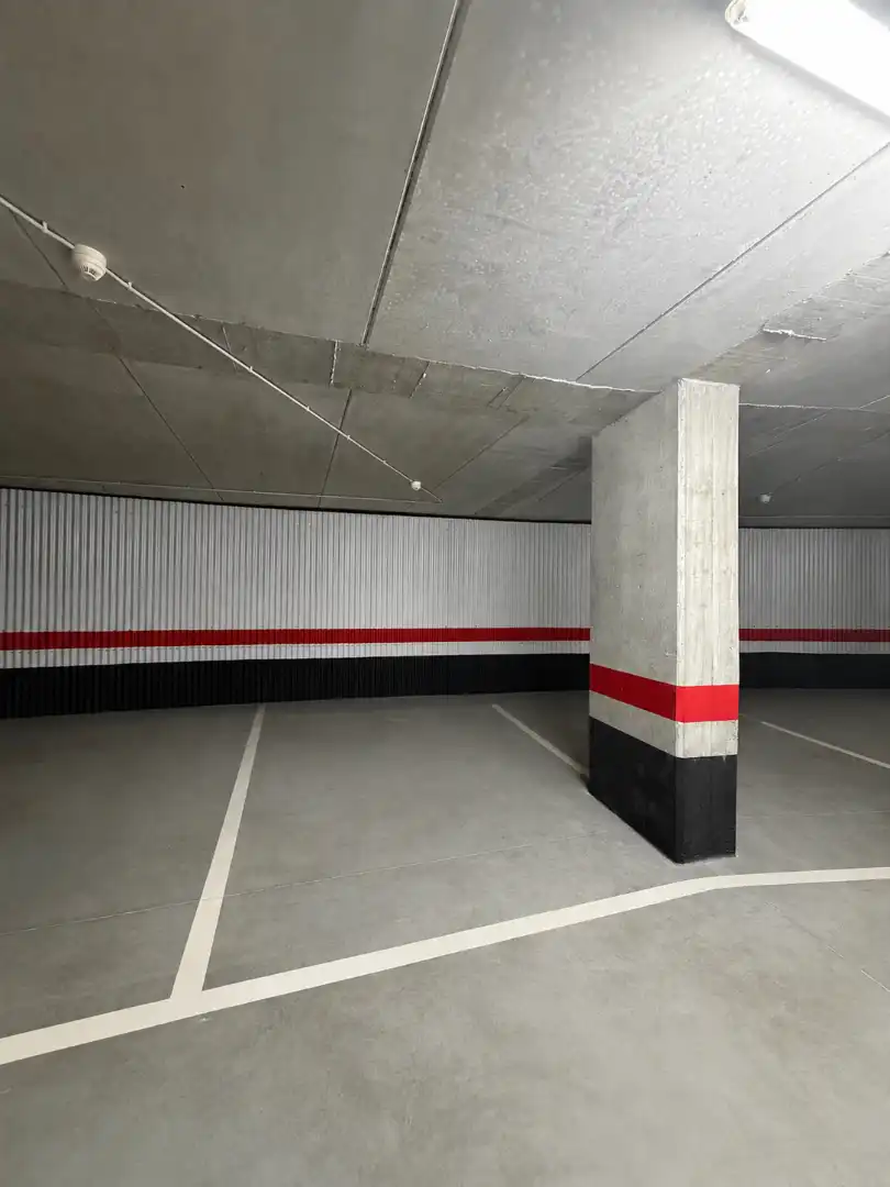 Parkplatz von Garage zur Miete in Basauri 