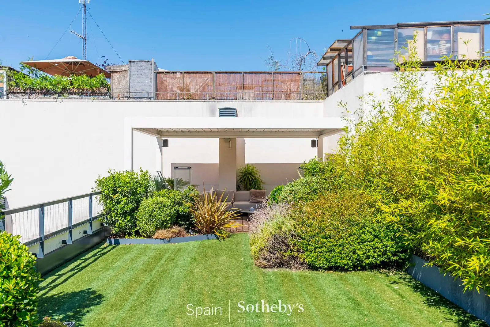 Terraza de Ático en venta en Madrid con Aire acondicionado, Calefacción y Jardín privado