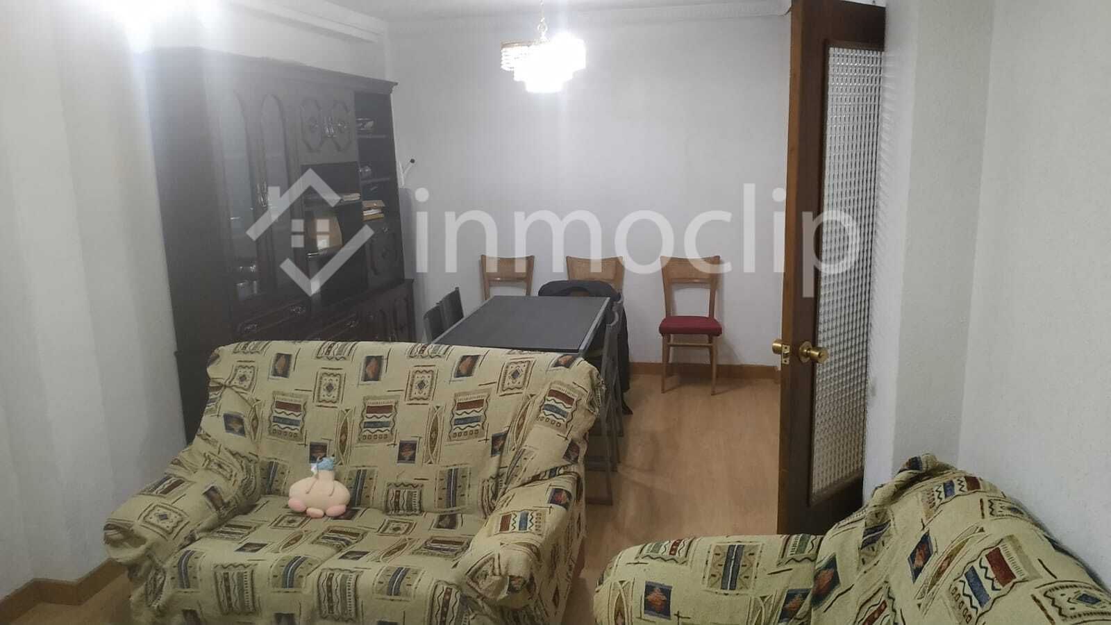 Living room of Flat to rent in Salamanca Capital  with Heating