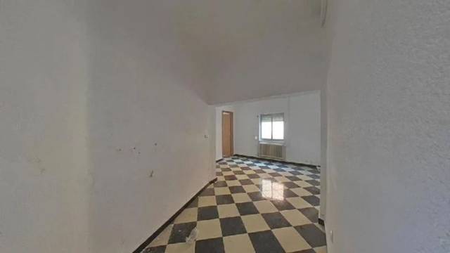 Piso en Venta en Calle Leonor González en Numancia