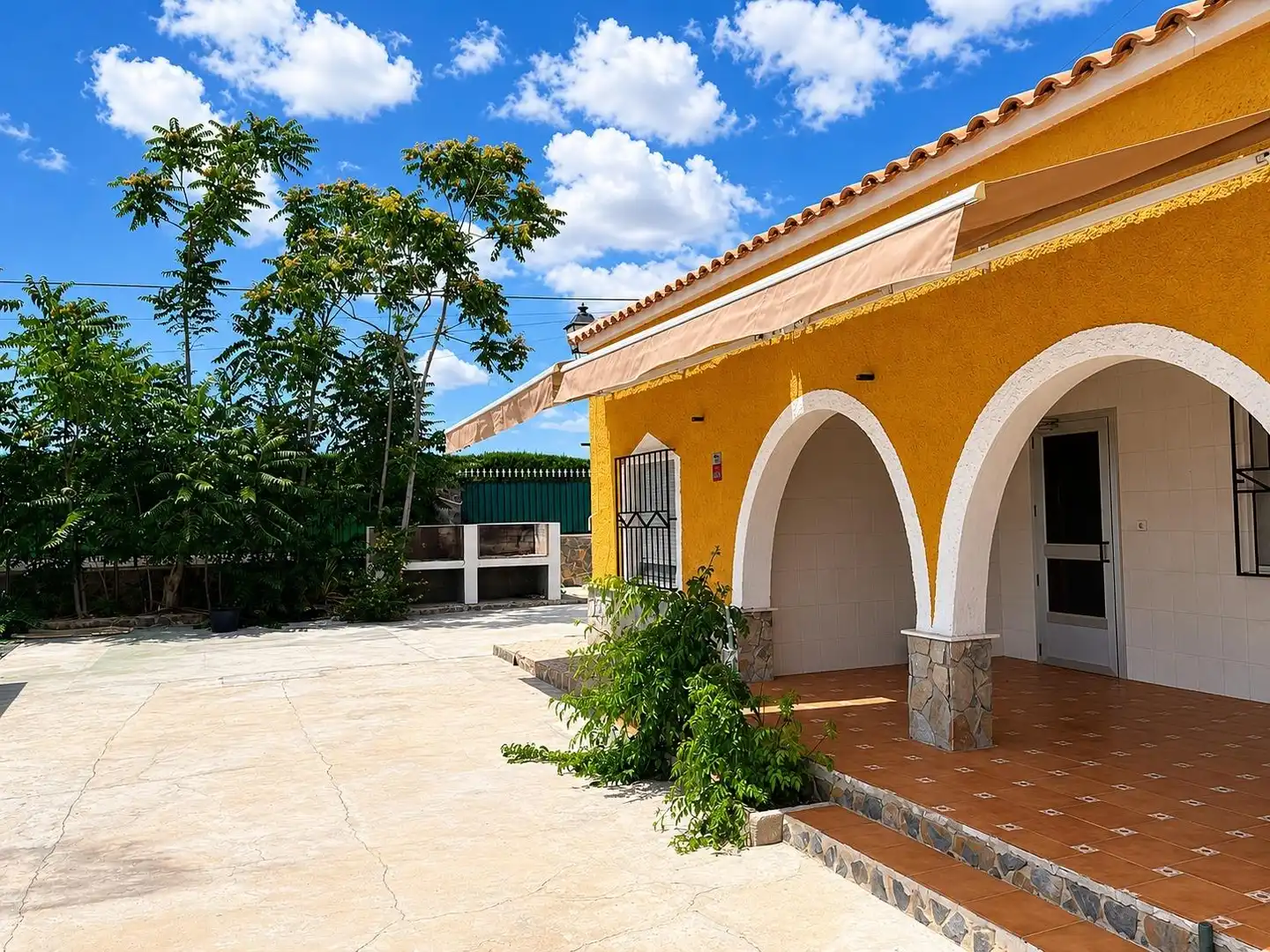Vista exterior de Casa o chalet de alquiler en Albatera con Calefacción, Jardín privado y Terraza