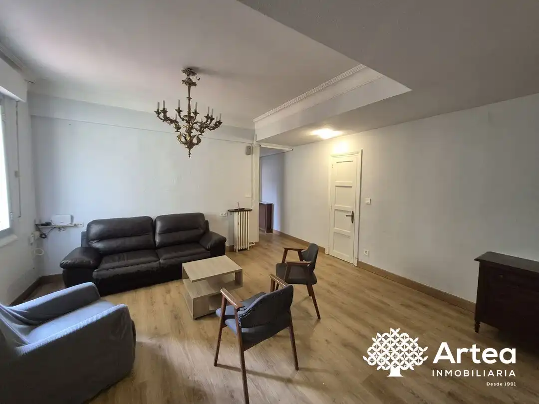 Sala d'estar de Pis en venda en Bilbao  amb Calefacció