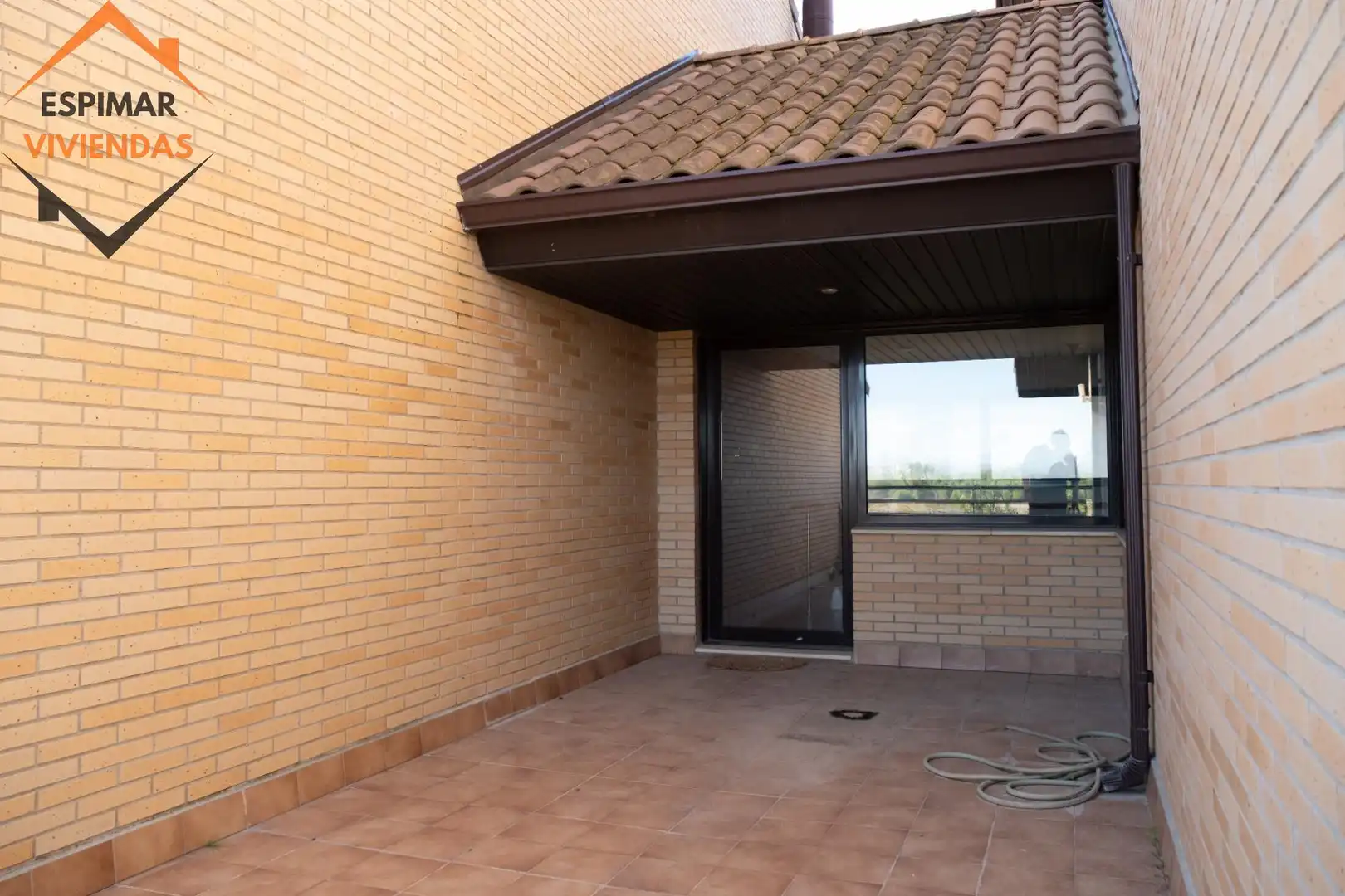 Exterior view of Houses for sale in Villanueva de Gállego  with Air Conditioner, Heating and Private garden