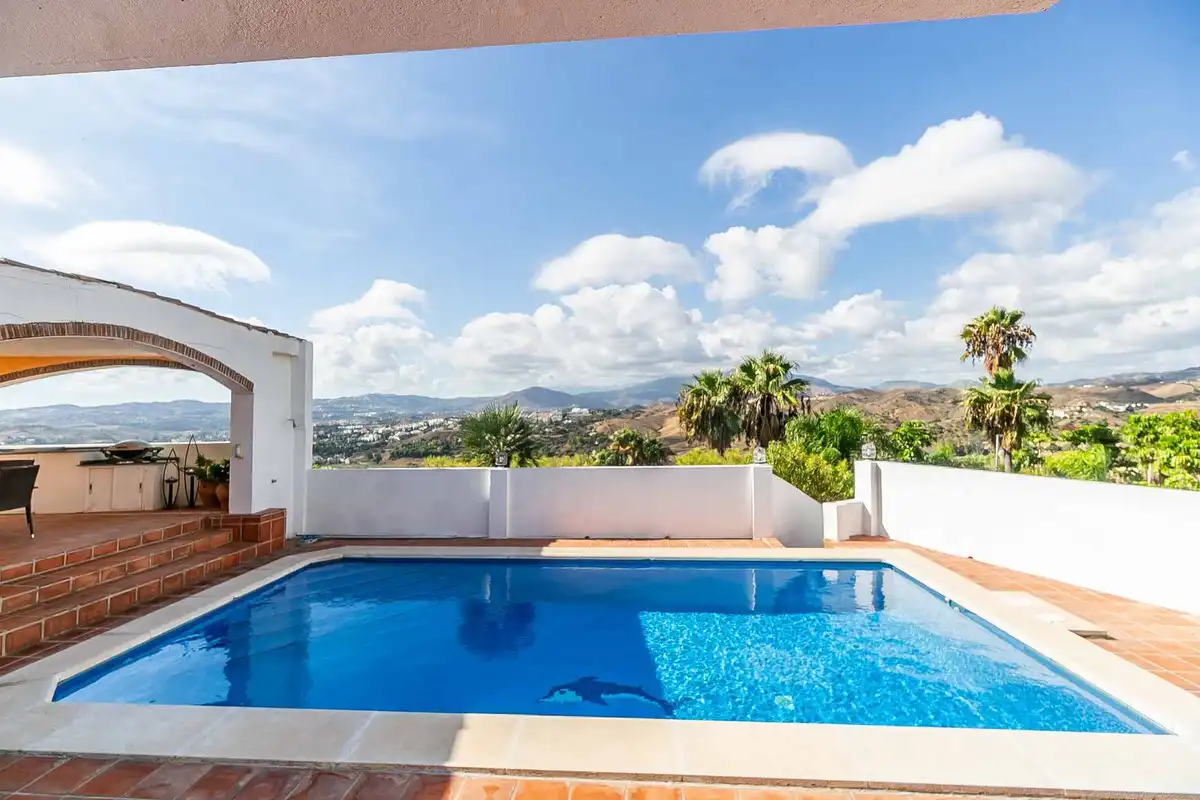 Piscina de Casa o chalet en venta en Mijas con Aire acondicionado, Calefacción y Jardín privado