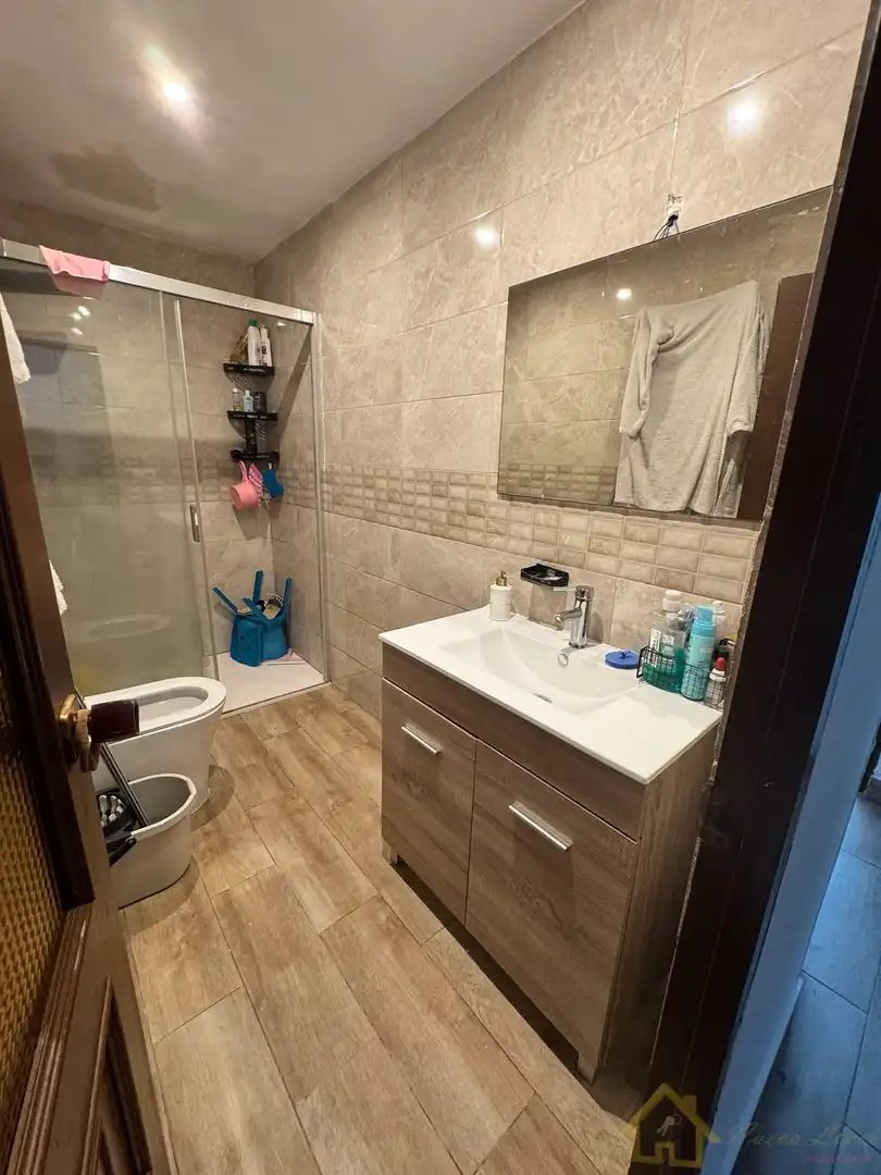 Baño de Piso en venta en Lugo con Calefacción, Terraza y Balcón