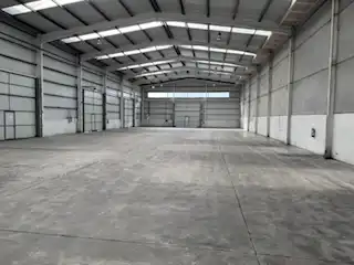 Außenansicht von Fabrikhallen zur Miete in Oviedo  mit Alarm