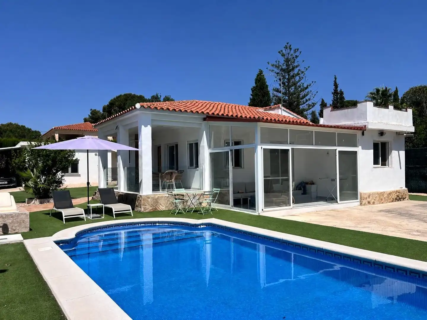Piscina de Casa o xalet en venda en La Pobla de Vallbona amb Aire condicionat, Calefacció i Jardí privat
