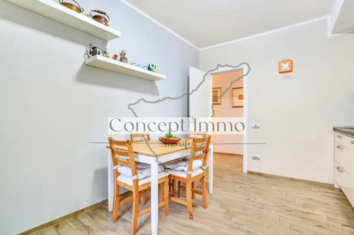 Sala d'estar de Casa o xalet en venda en Arona amb Jardí privat, Terrassa i Traster
